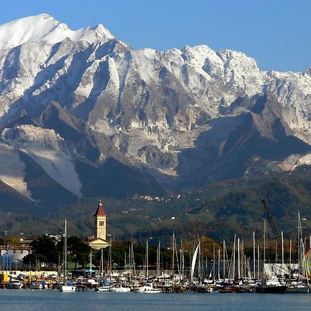 Between Pisa And 5 Terre Marina Di Carrara Dış mekan fotoğraf